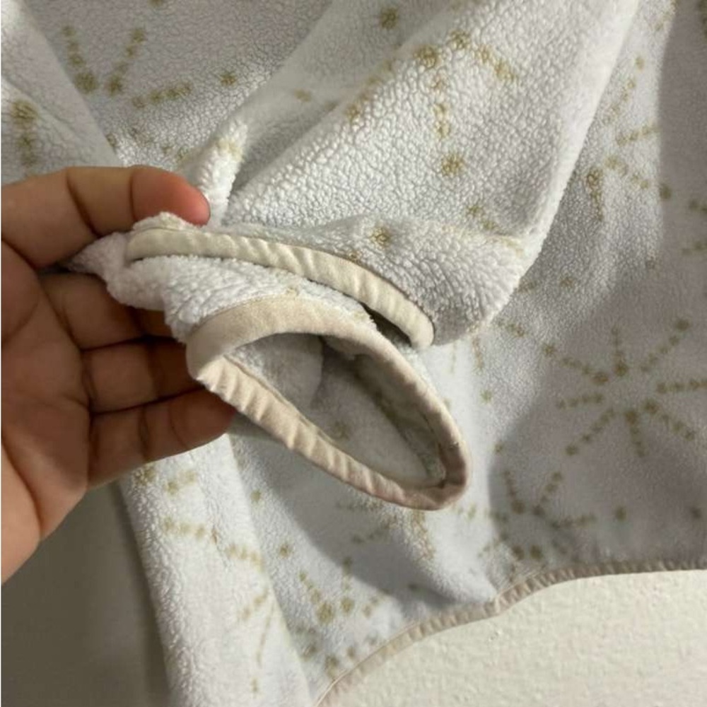 Patagonia Cream and Gold Fleece Jacket - Picture 4 of 7